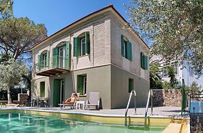 Ouzo Traditional House with private pool