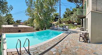 Ouzo Traditional House with private pool