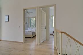 Ouzo Traditional House with private pool