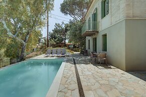 Ouzo Traditional House with private pool