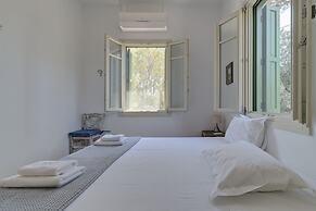 Ouzo Traditional House with private pool