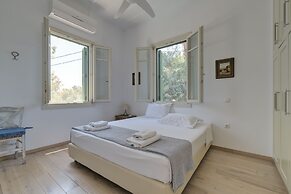 Ouzo Traditional House with private pool