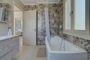 Ouzo Traditional House with private pool