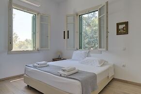 Ouzo Traditional House with private pool