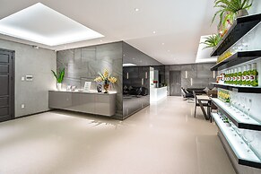 Stephen Luxury Apartments