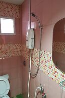 OYO 75352 Hotel Family House And Resort Phetchaburi