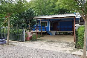 OYO 75352 Hotel Family House And Resort Phetchaburi