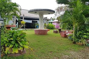 OYO 75352 Hotel Family House And Resort Phetchaburi