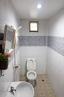 OYO 75352 Hotel Family House And Resort Phetchaburi