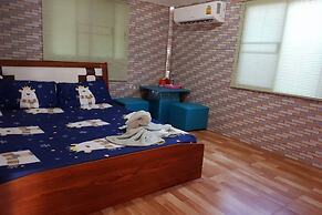 OYO 75352 Hotel Family House And Resort Phetchaburi
