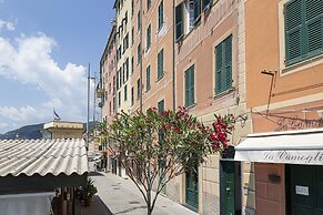 Il Mare di Camogli da un oblò