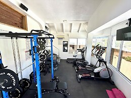 Blue Star Apartments and Hotel