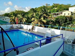 Blue Star Apartments and Hotel