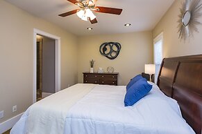 Red Nashville Beauty 3BD/2BT - 12Min from Downtown