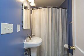 Red Nashville Beauty 3BD/2BT - 12Min from Downtown