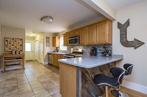 Red Nashville Beauty 3BD/2BT - 12Min from Downtown