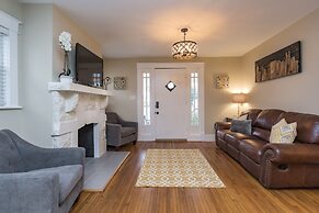 Red Nashville Beauty 3BD/2BT - 12Min from Downtown