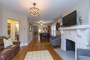 Red Nashville Beauty 3BD/2BT - 12Min from Downtown
