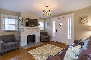 Red Nashville Beauty 3BD/2BT - 12Min from Downtown