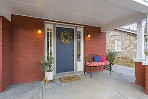 Red Nashville Beauty 3BD/2BT - 12Min from Downtown