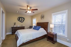 Red Nashville Beauty 3BD/2BT - 12Min from Downtown