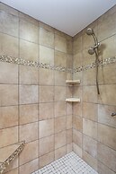 Red Nashville Beauty 3BD/2BT - 12Min from Downtown