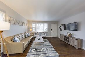 Savor the Homey Vibe at a Chilled Nest Five Min Downtown