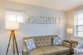 Savor the Homey Vibe at a Chilled Nest Five Min Downtown