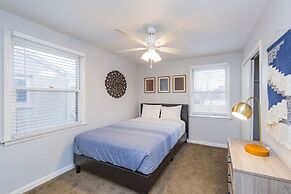 Savor the Homey Vibe at a Chilled Nest Five Min Downtown