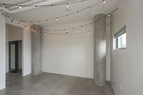 Unfurnished Condo | Amazing Layout with Balcony and In-building Storag