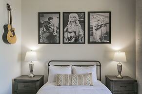 Mid Century Modern Downtown Condo | 30+ Night Min