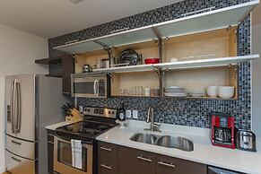 Artsy Extended Retreat Downtown Nashville