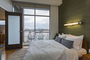 Artsy Extended Retreat Downtown Nashville