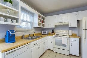 Nashville Chic | 10min from downtown!