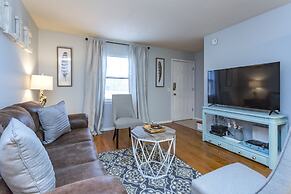 Nashville Chic | 10min from downtown!