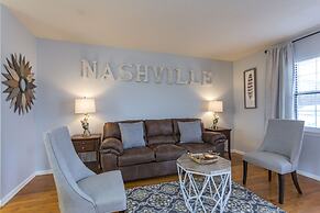 Nashville Chic | 10min from downtown!