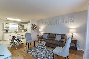 Nashville Chic | 10min from downtown!