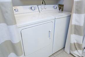 Nashville Chic | 10min from downtown!