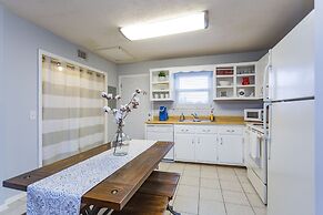 Nashville Chic | 10min from downtown!