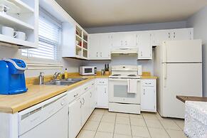 Nashville Chic | 10min from downtown!