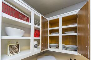 Nashville Chic | 10min from downtown!