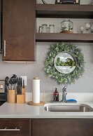 Rustic Luxe Studio Apartment with Rooftop Deck