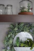 Rustic Luxe Studio Apartment with Rooftop Deck