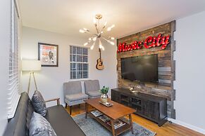 Quaint Music City Bungalow Retreat
