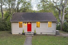 Quaint Music City Bungalow Retreat
