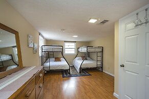 Grand Dream Vacation Home in Nashville 7+ beds!