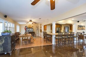 Grand Dream Vacation Home in Nashville 7+ beds!