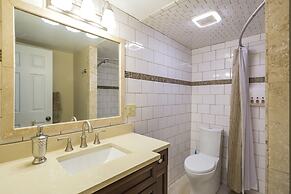 Grand Dream Vacation Home in Nashville 7+ beds!