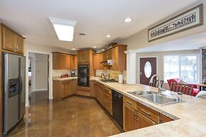 Grand Dream Vacation Home in Nashville 7+ beds!