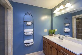 Grand Dream Vacation Home in Nashville 7+ beds!